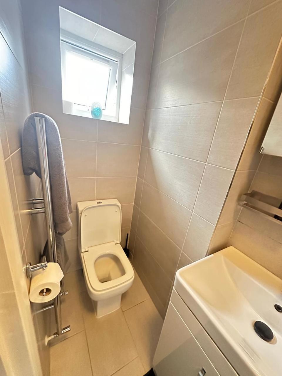 Apartment Large 4br With 4en-suite Bath Family House In Canary Wharf *