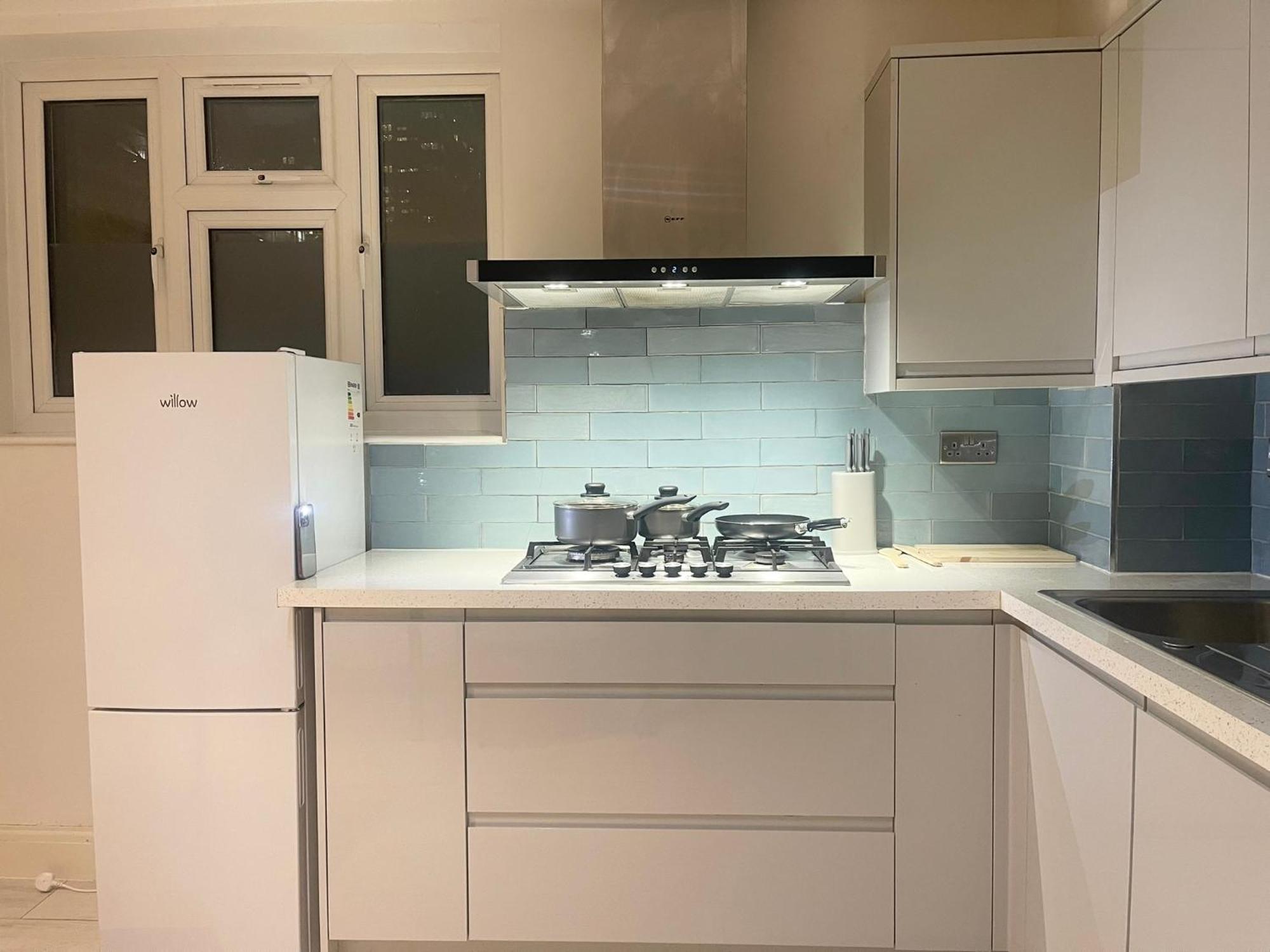 Large 4br With 4en-suite Bath Family House In Canary Wharf Apartment