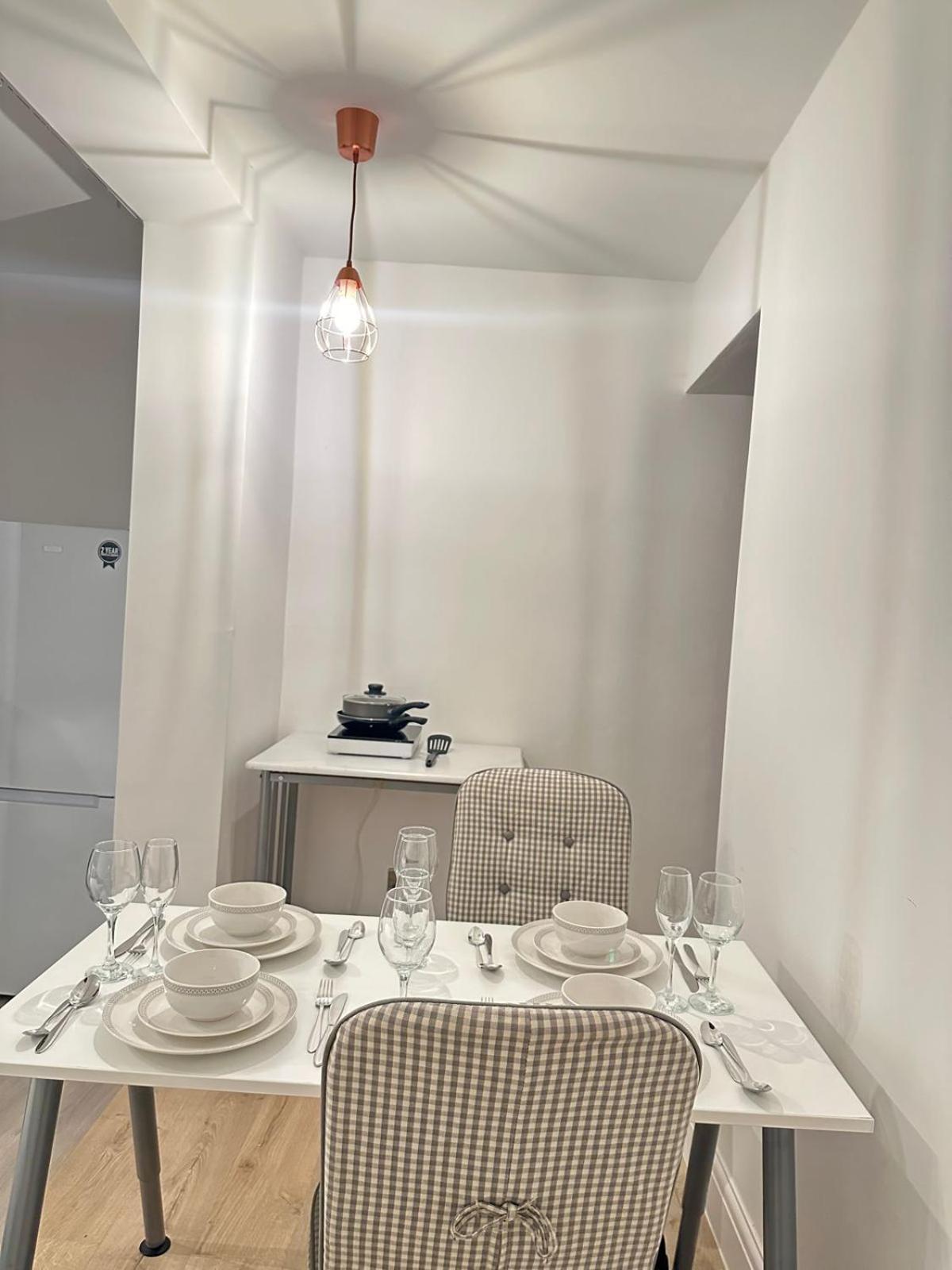 Large 4br With 4en-suite Bath Family House In Canary Wharf Apartment