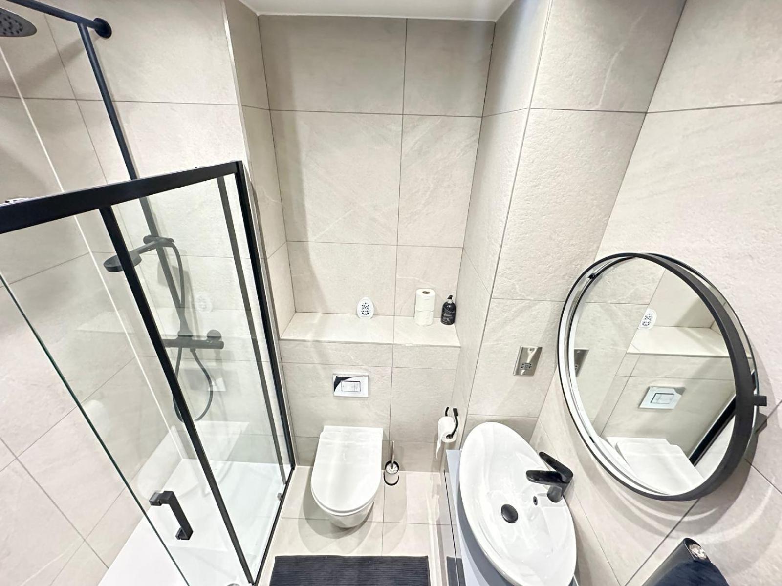 Large 4br With 4en-suite Bath Family House In Canary Wharf *