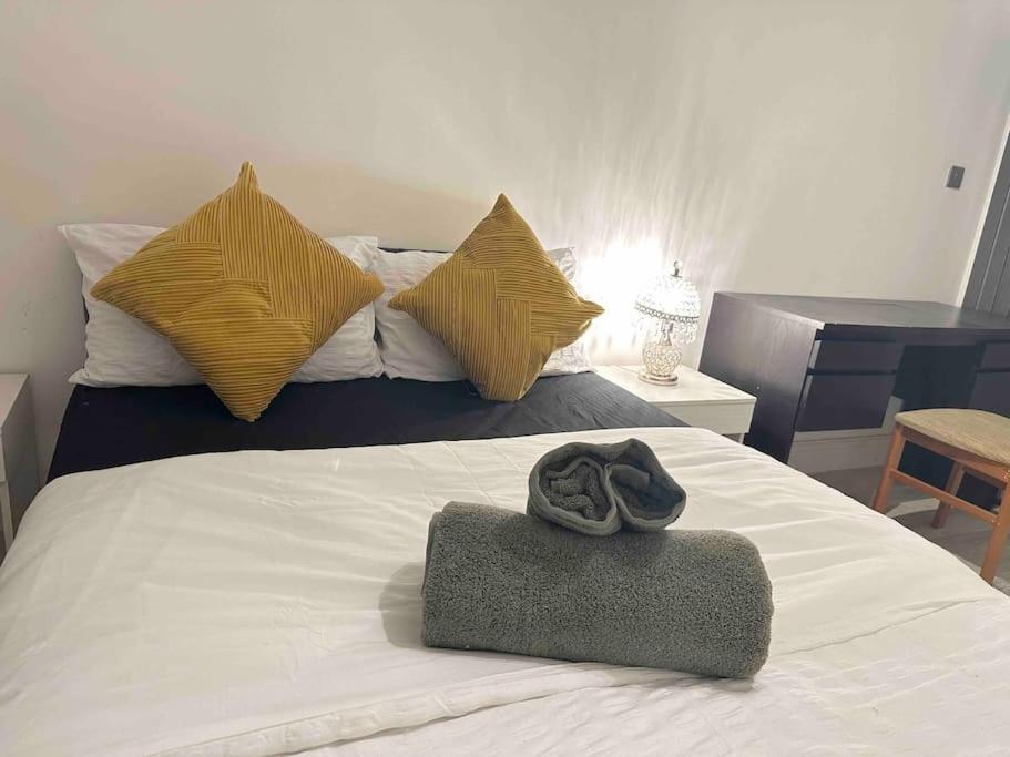 Apartment Large 4br With 4en-suite Bath Family House In Canary Wharf