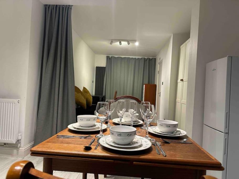 Apartment Large 4br With 4en-suite Bath Family House In Canary Wharf