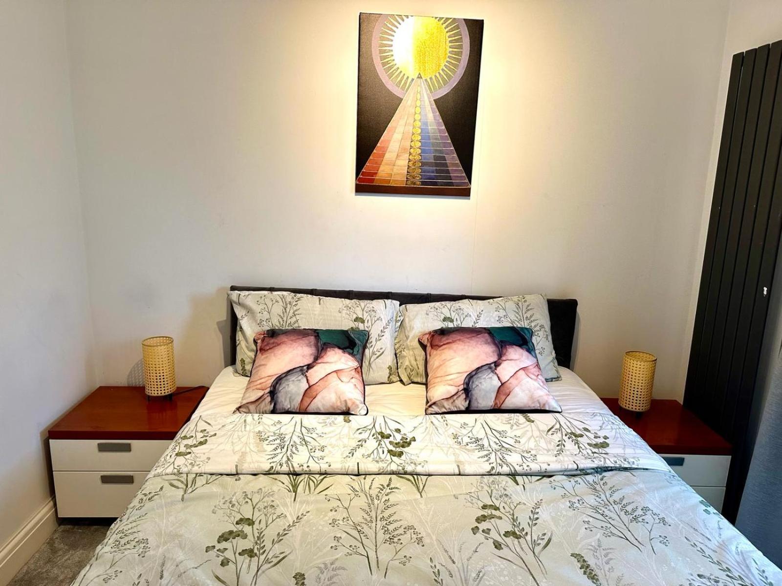 Apartment Large 4br With 4en-suite Bath Family House In Canary Wharf *